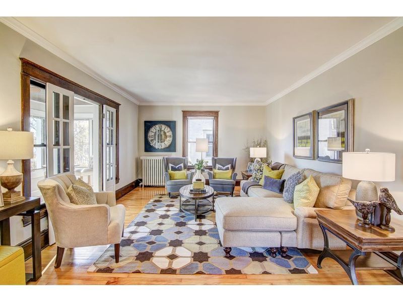 4052 Queen Ave S #1, Minneapolis, MN 55410