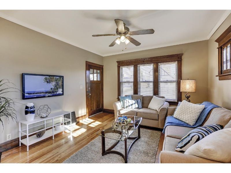 3315 Irving Ave N, Minneapolis, MN 55412