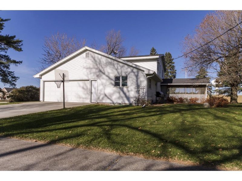 10511 Hall Ave, Northfield, MN 55057