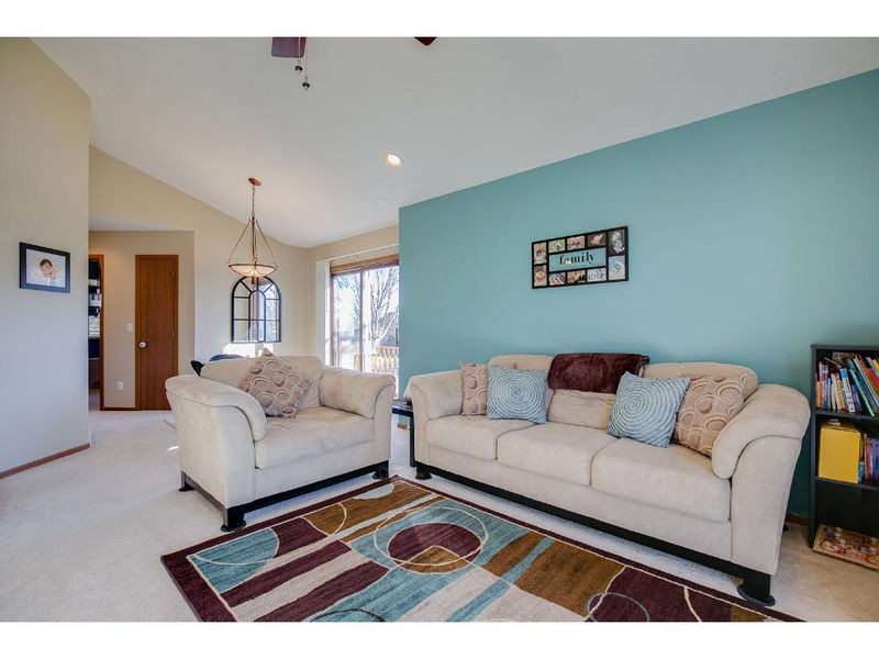 18254 Emerald Trl, Farmington, MN 55024