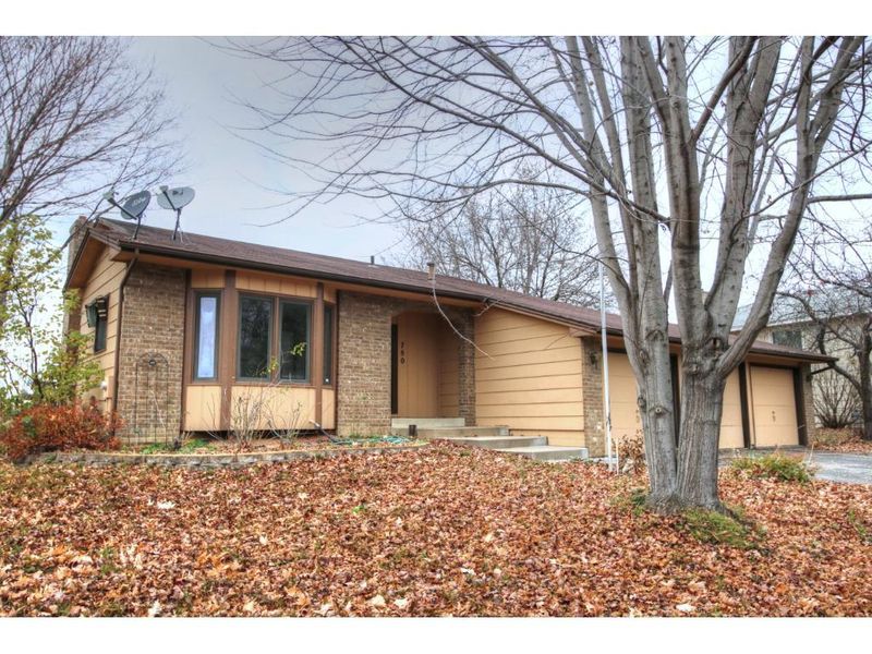 780 Santa Vera Dr, Chanhassen, MN 55317