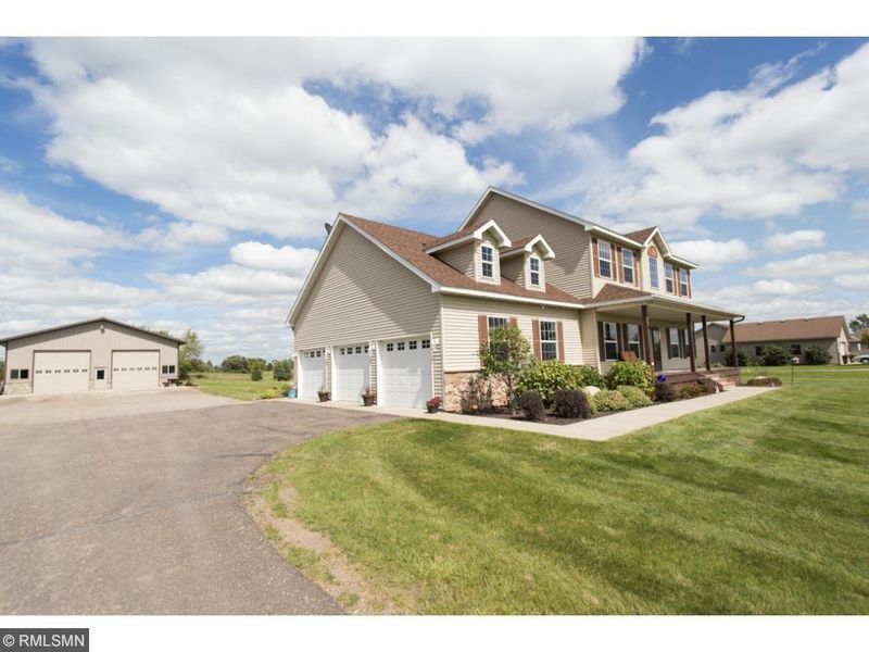 15144 Hidden River Dr, South Haven, MN 55382