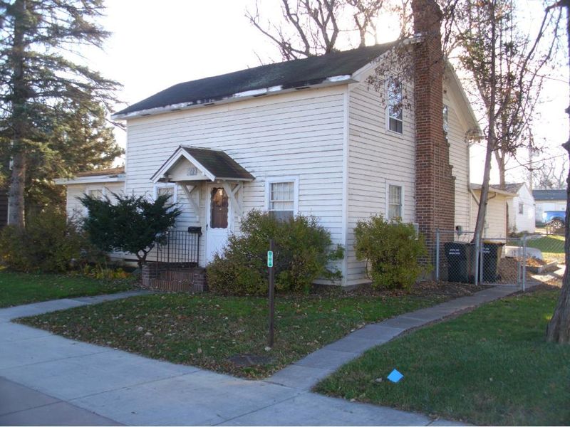 522 1st Ave E, Shakopee, MN 55379