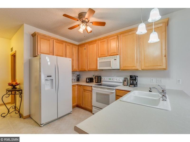 9138 Comstock Ln N, Maple Grove, MN 55311