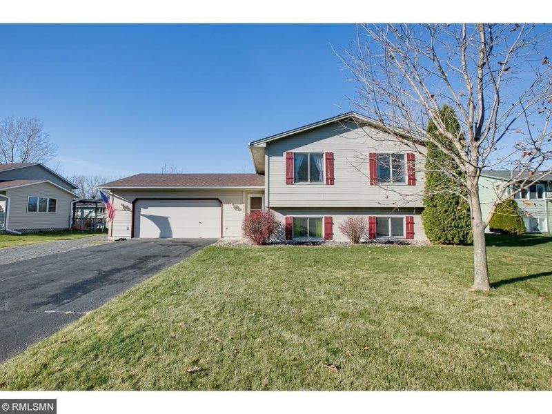 1512 9th St SE, Forest Lake, MN 55025