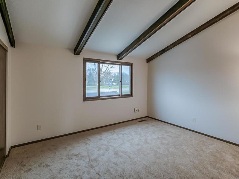 7676 Hampshire Ave N, Brooklyn Park, MN 55428