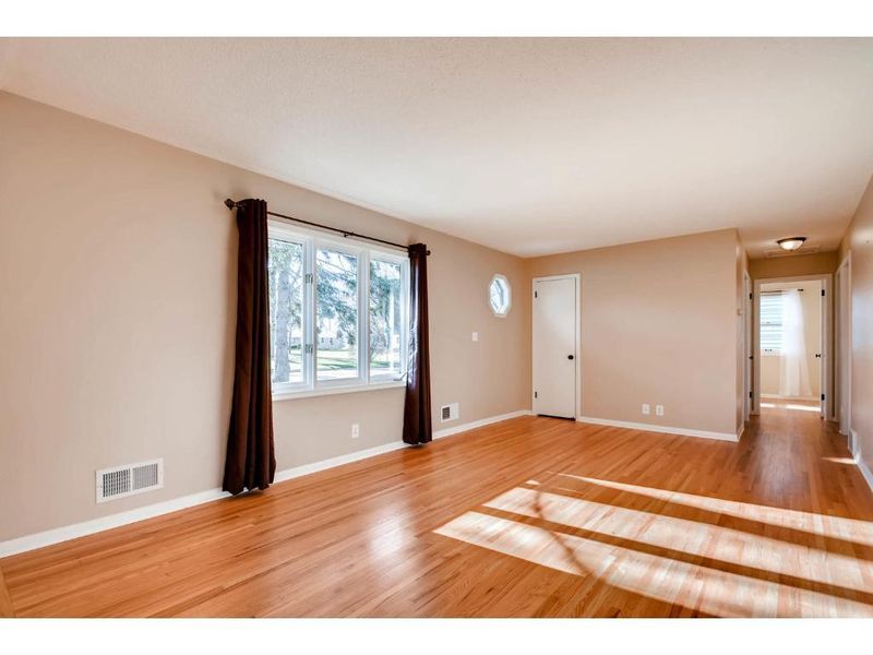 8010 W 35th St, Saint Louis Park, MN 55426