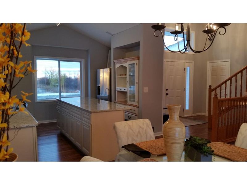 7305 Deer Pass Dr, Centerville, MN 55038