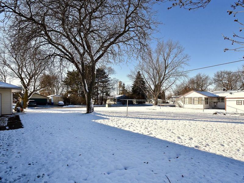 527 Holt Ave NW, Elk River, MN 55330