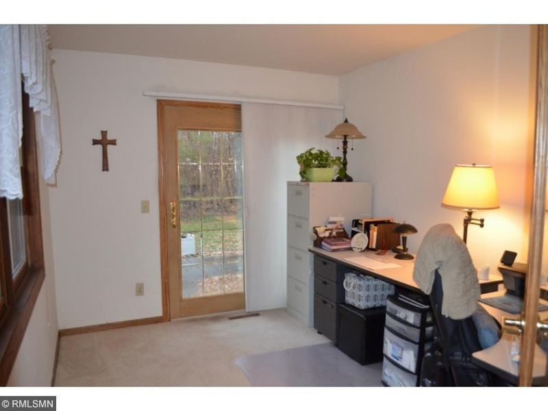 7788 Glenda Ct, Apple Valley, MN 55124