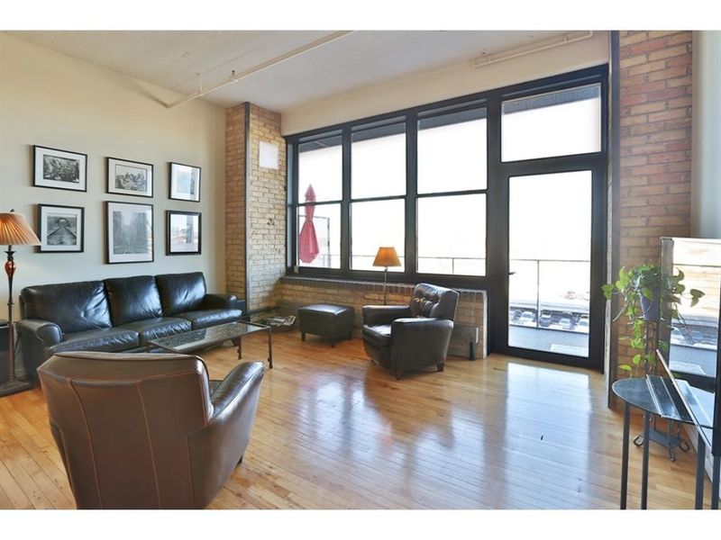 290 Market St #406, Minneapolis, MN 55405