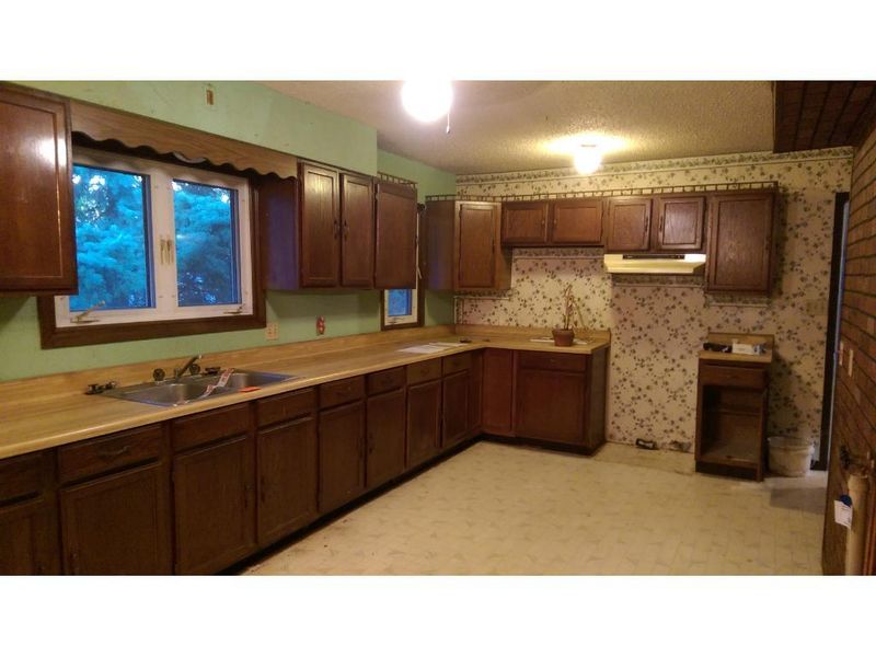 100 NE 3rd St, Hector, MN 55342