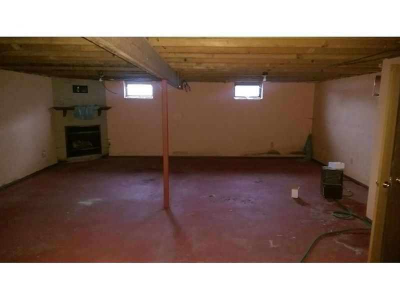 100 NE 3rd St, Hector, MN 55342