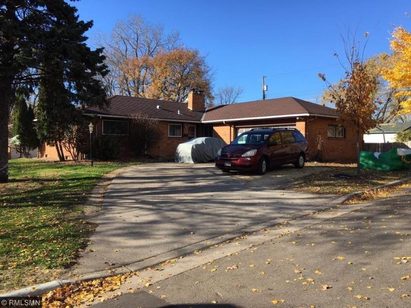 1439 3rd St E, Saint Paul, MN 55106