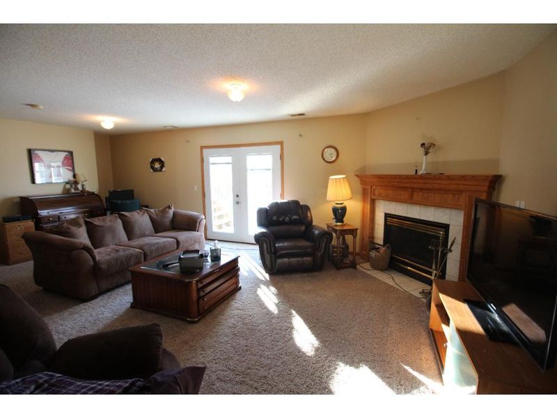 1505 Oak Ridge Cir, Monticello, MN 55362