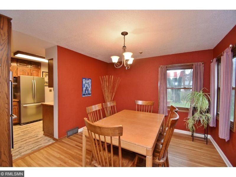 1877 Manton St, Maplewood, MN 55109