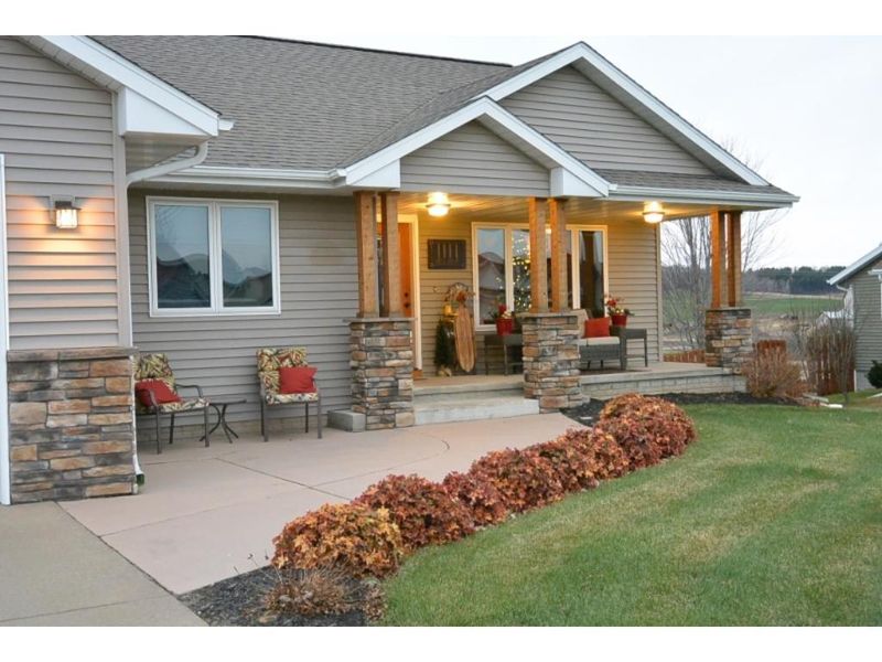 1111 Ness Dr, Mondovi, WI 54755