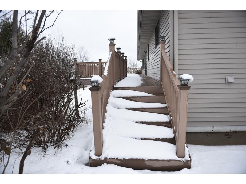 642 Elins Lake Rd SE, Cambridge, MN 55008