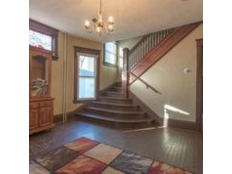 295 Aurora Ave, Saint Paul, MN 55103
