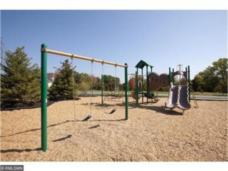 9949 Frederick Pl, Eden Prairie, MN 55347