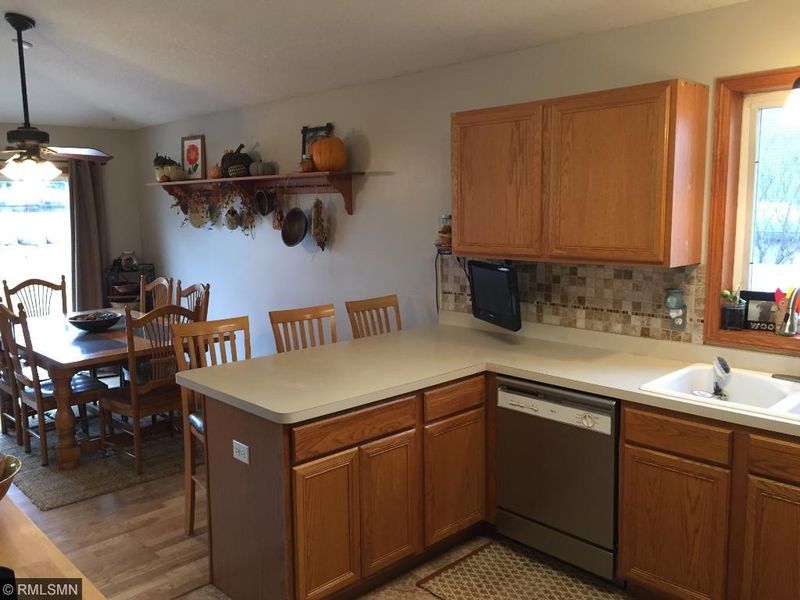 80 Shady Oak Dr, Courtland, MN 56021