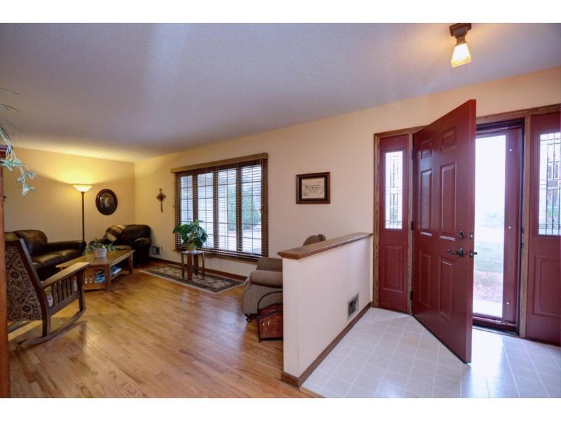 1779 Carnelian Ln, Eagan, MN 55122