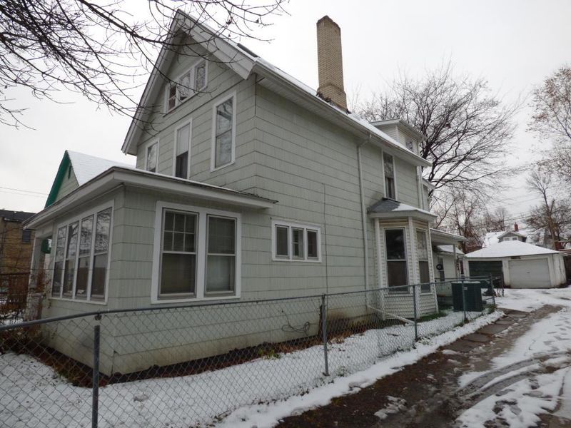 113 Manitoba Ave, Saint Paul, MN 55117