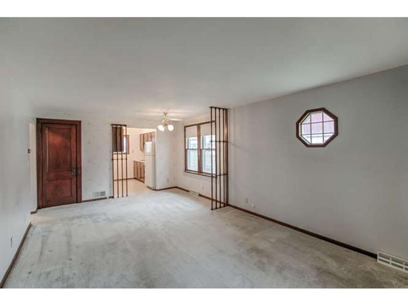 258 Bernard St E, West Saint Paul, MN 55118