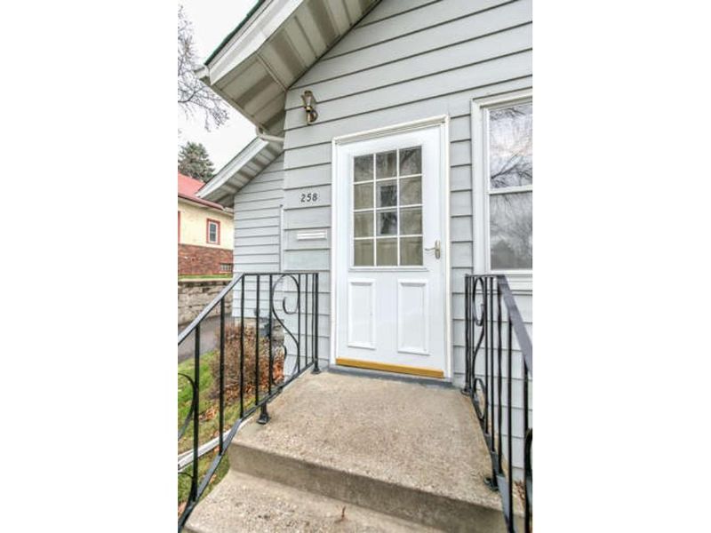 258 Bernard St E, West Saint Paul, MN 55118
