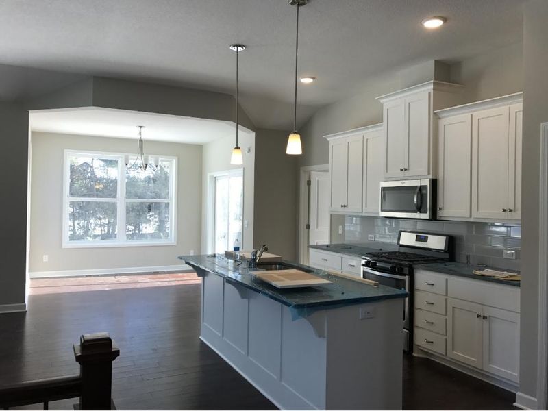1119 Pine Hill Ln, White Bear Lake, MN 55110