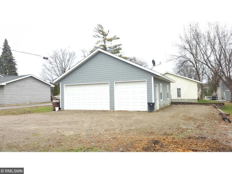 302 N 3rd St, Waverly, MN 55390
