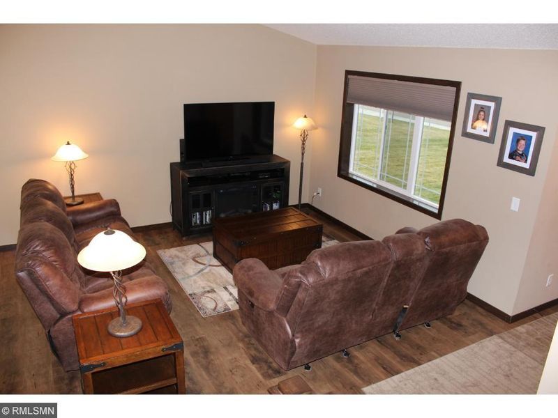 1145 Golf Ct, Foley, MN 56329