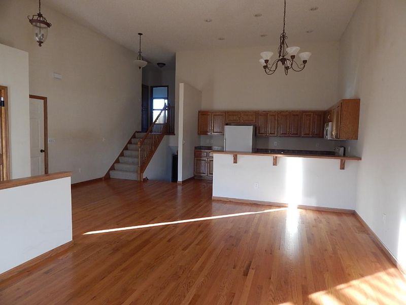 715 7th St, Chaska, MN 55318
