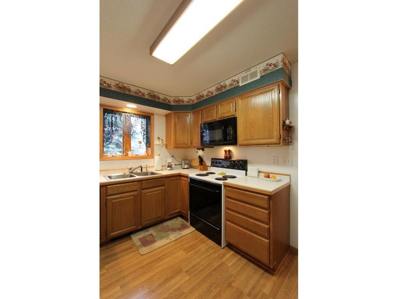 2121 Spruce Dr, Brainerd, MN 56401