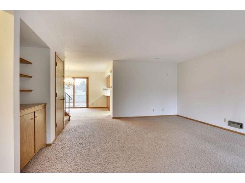112 Windsor Ct, New Brighton, MN 55112