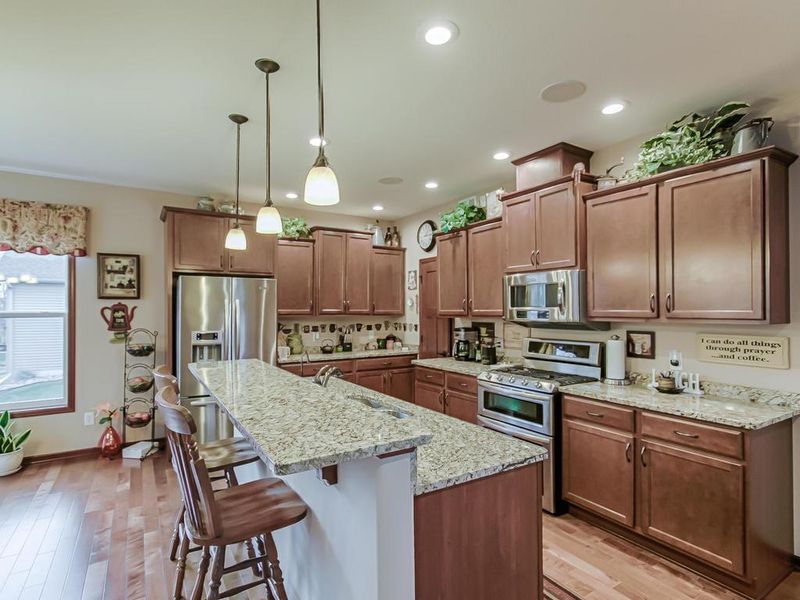 871 Beach Rd, Waconia, MN 55387