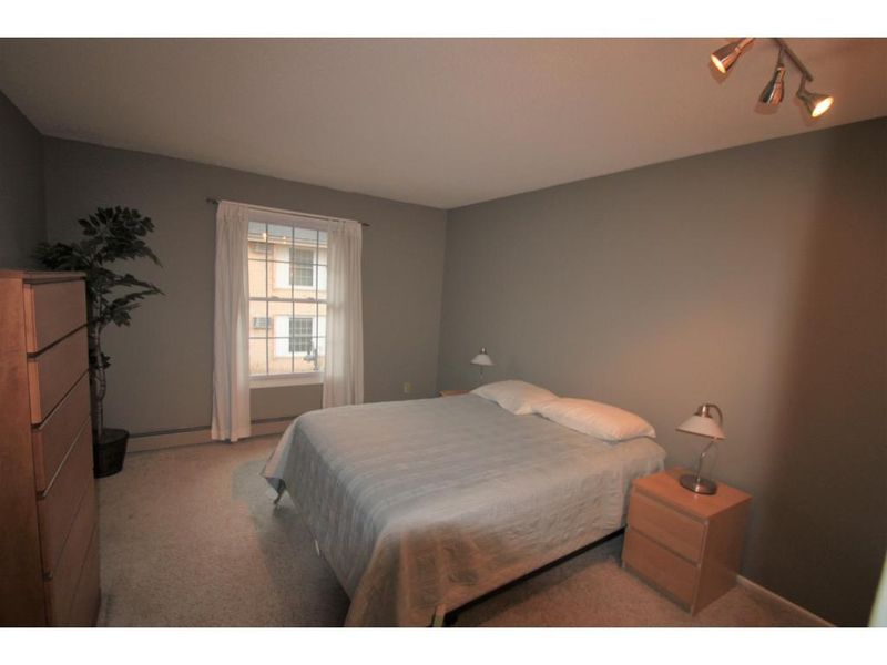 4636 Cedar Lake Rd S #8, Saint Louis Park, MN 55416