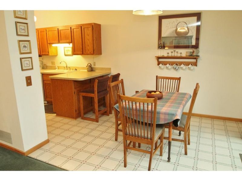 1560 Baylor Ct #A, Eagan, MN 55122