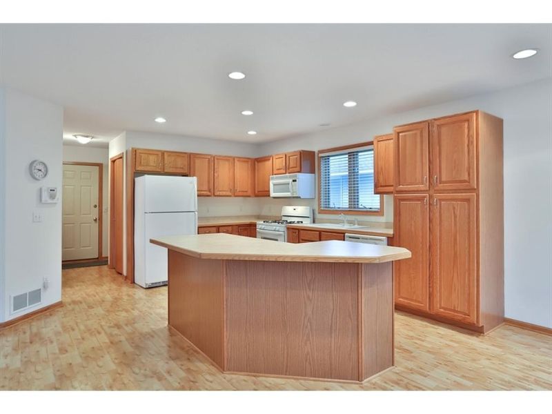 10133 3rd St NE, Blaine, MN 55434