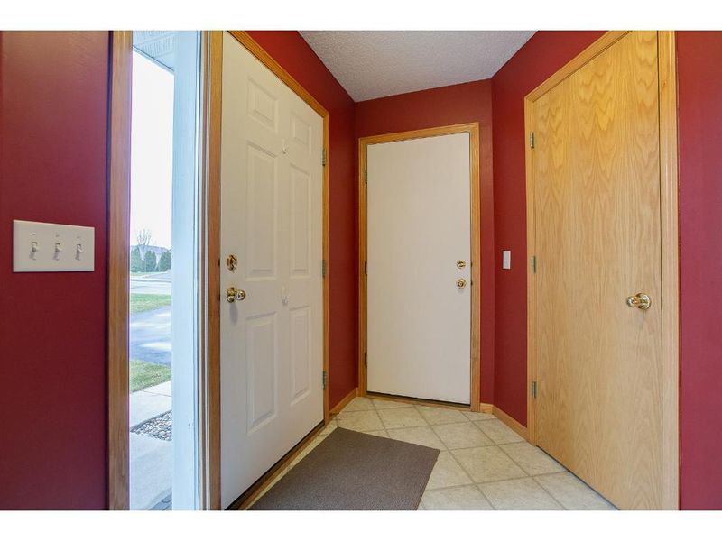 821 Maple St S, Belle Plaine, MN 56011