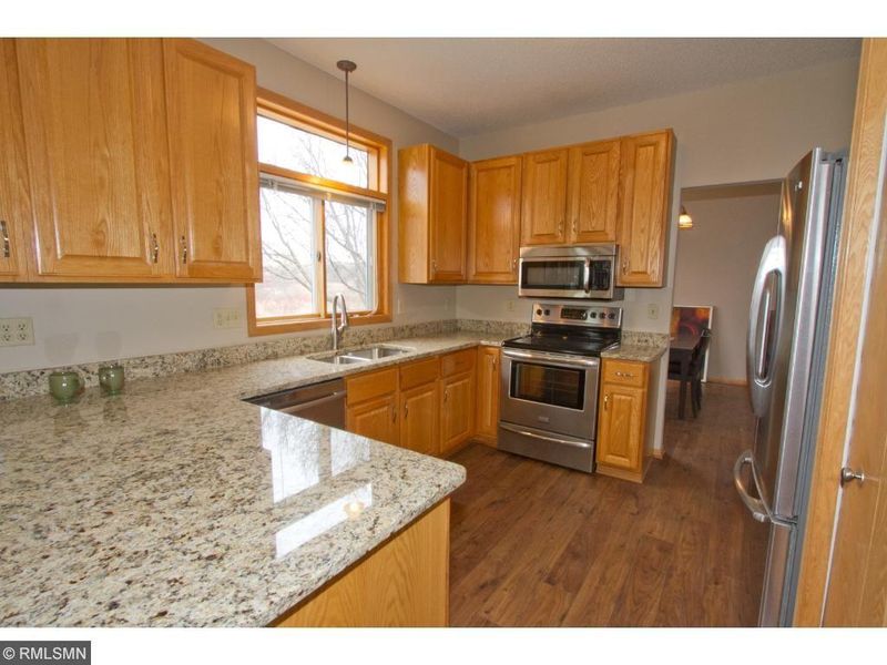 3154 Meadow Brook Dr, Woodbury, MN 55125