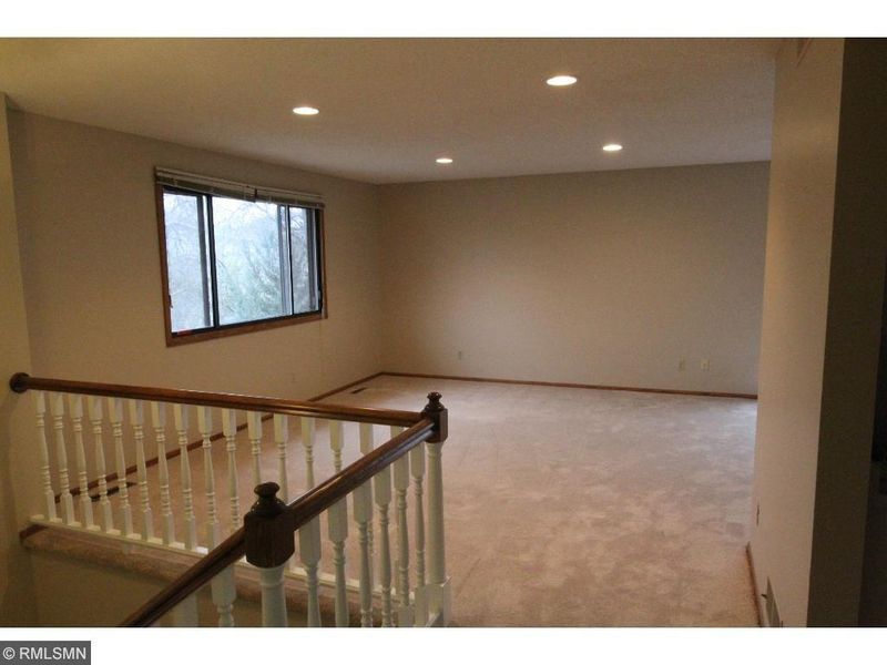 859 Martha Lake Ct, Shoreview, MN 55126