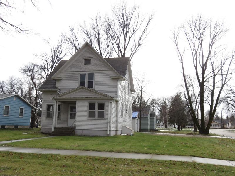 1011 Nevada Ave, Morris, MN 56267