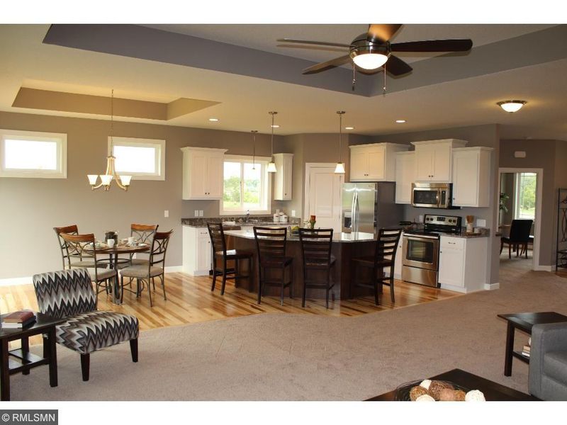 9740 Oxford Ln, Elko, MN 55020