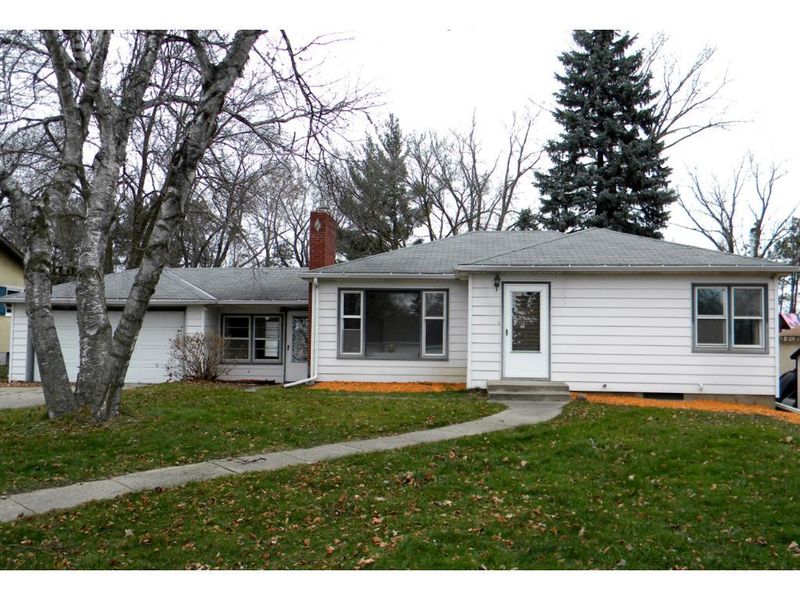 375 Rose Ln, Little Canada, MN 55117