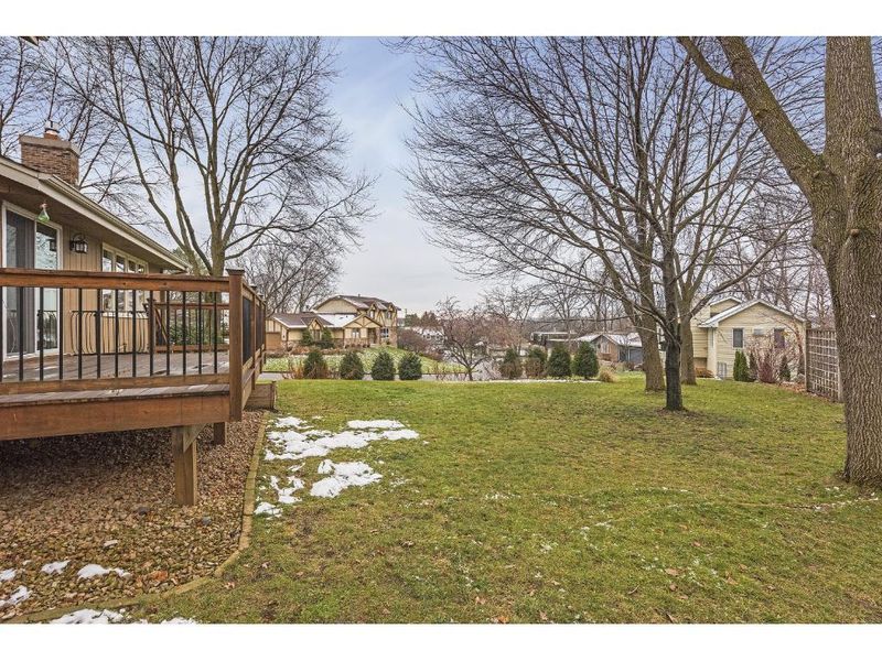 2518 Pine Cir, Minnetonka, MN 55305