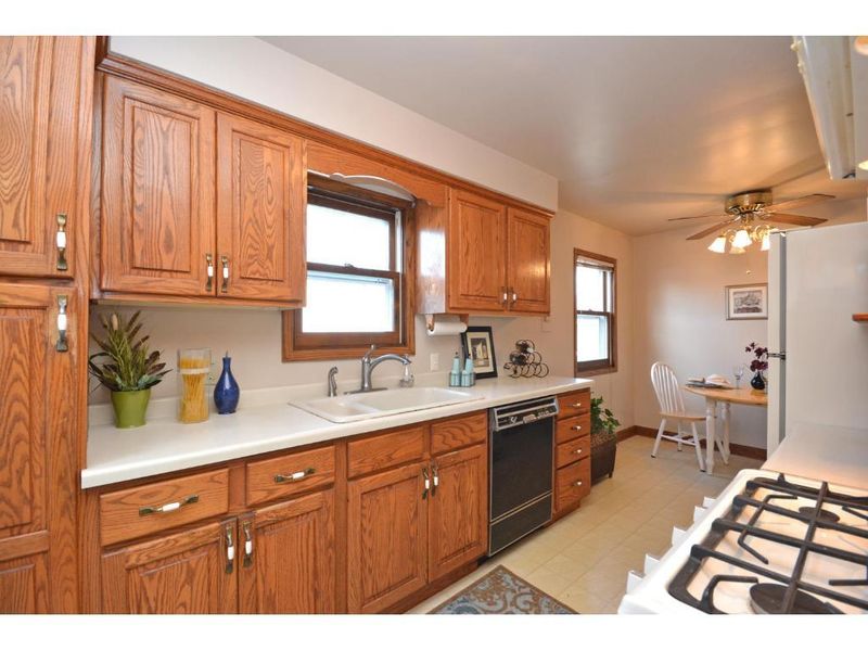 720 6th Ave S, South Saint Paul, MN 55075