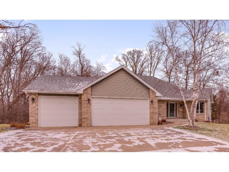 19404 Carson Cir NW, Elk River, MN 55330