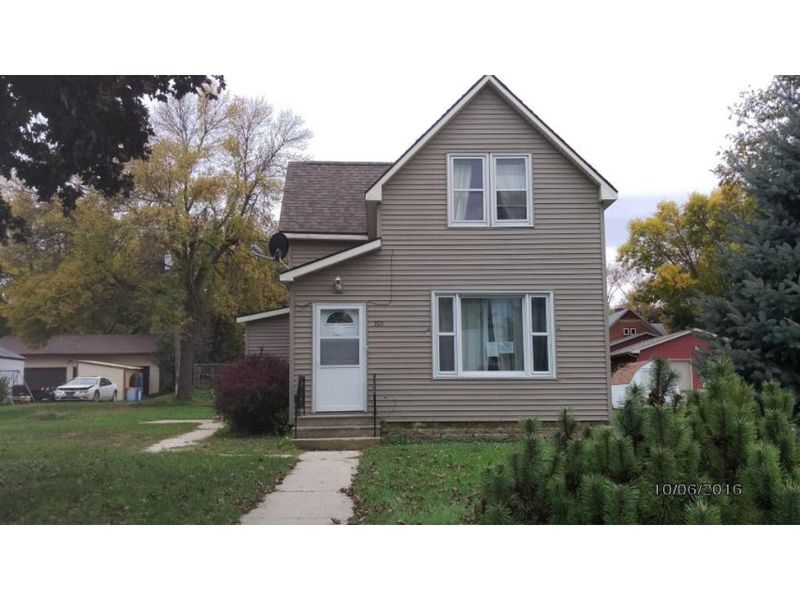 306 Washington Ave, Hanska, MN 56041