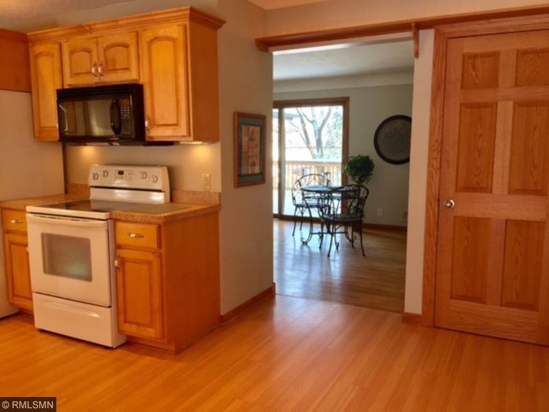 1071 Highview Dr, New Brighton, MN 55112